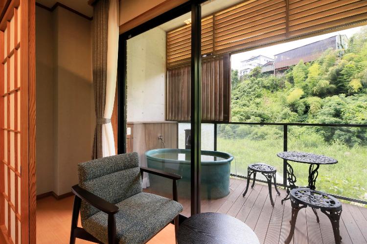 【露天風呂付和室12畳】