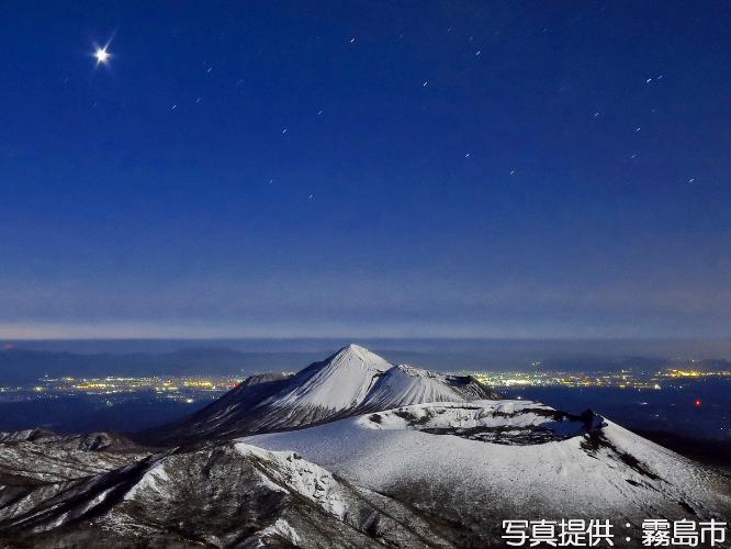 ≪霧島山≫鹿児島県と宮崎県にまたがり、四季折々の表情豊かな景色が魅力。