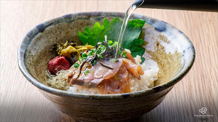 【朝食ビュッフェ】 大分名物のりゅうきゅうをお茶漬けスタイルでお召し上がりいただくのが人気です。