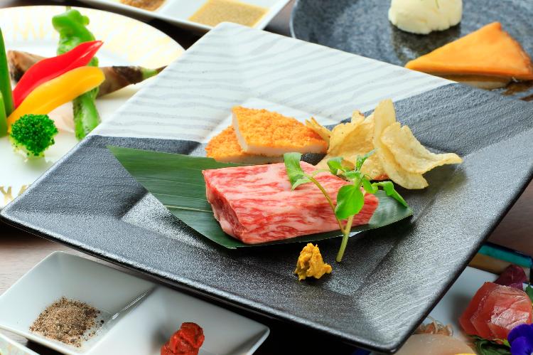 【最上級会席】「佐賀牛」 上品な脂とやわらかさが魅力の佐賀牛をお楽しみいただけます。