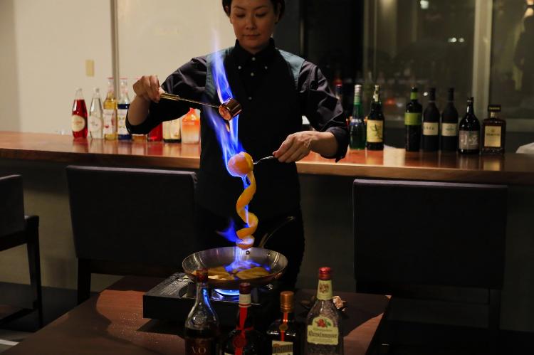 夕食のクレープシュゼットはBARでご用意いたします。 ※最上級会席、特選会席でご予約の方にご用意いたします。