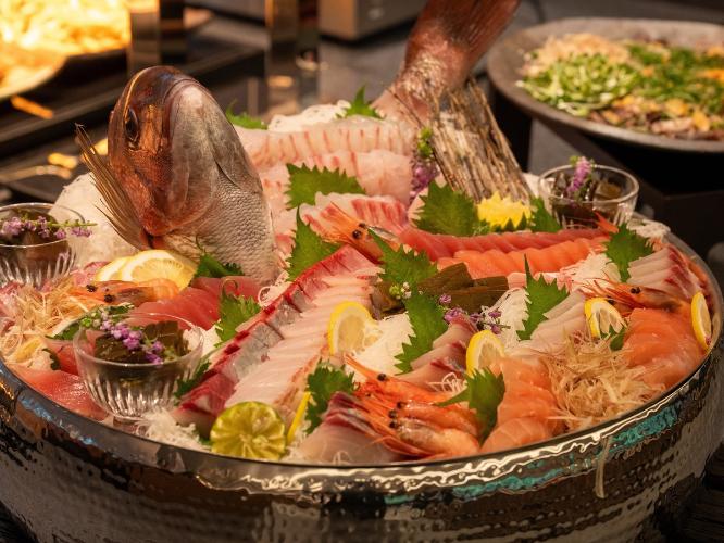 豪華なお造り姿盛り｜夕食提供イメージ