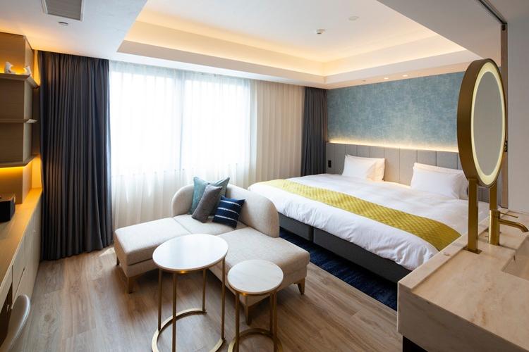 スーパーキングルーム（30平米・ベッド幅240cm）