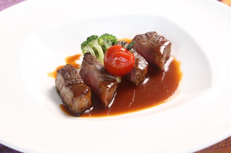 フレンチコース　肉料理（一例）