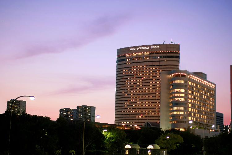 外観　夕景