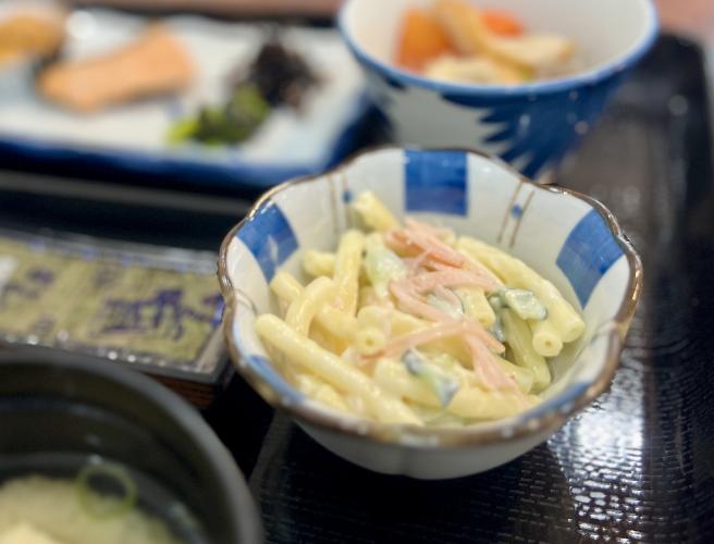 【朝食　メニュー一例】小鉢は季節・仕入れによって変動します