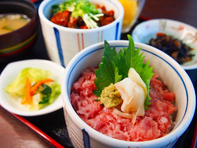 スパラウンジメニュー例「ネギトロ丼」