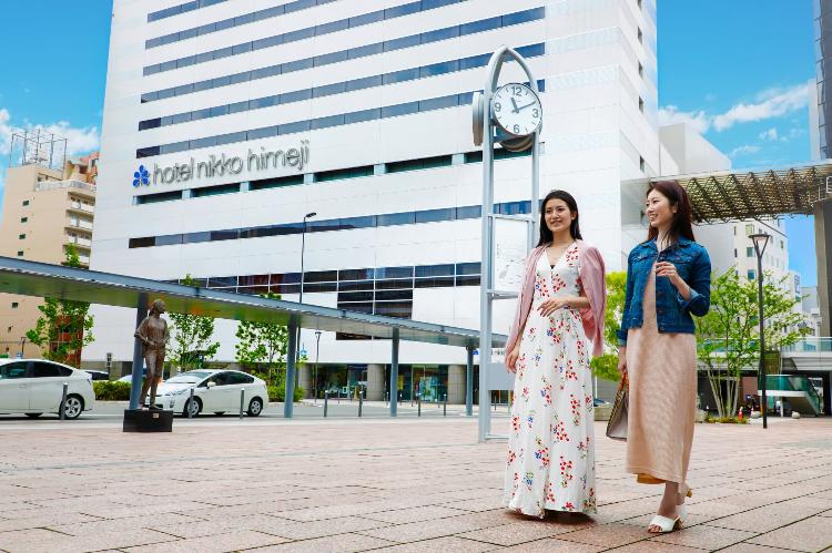 姫路駅から出ればホテルは目の前！荷物を置いたり、お疲れのときでも安心です。