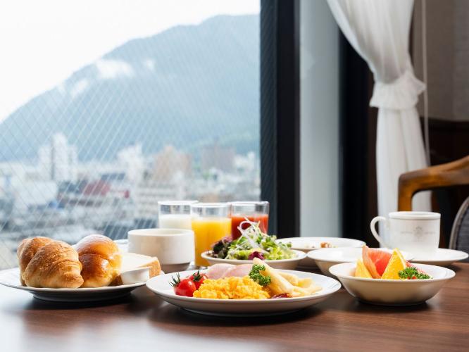 【朝食】気持ちの良いレストランでのご朝食