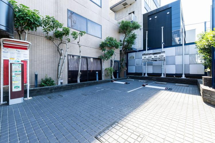 駐車場（正面）