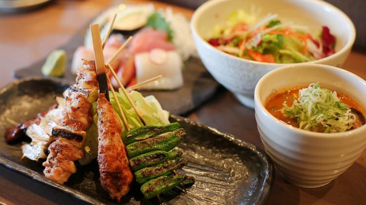 １F・居酒屋赤ちょうちん　えんや～どっとcom