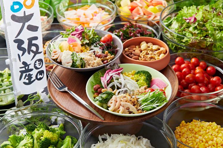 17CLUB特製サラダ（大阪もんサラダなど17種類のカスタムサラダ）/ 2階