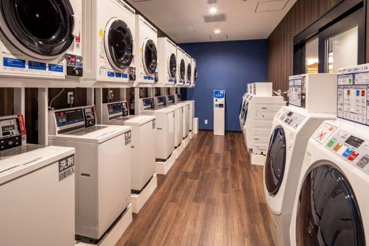4階　ランドリー室　洗濯機・乾燥機・ドラム式洗濯機を設置しております（有料）