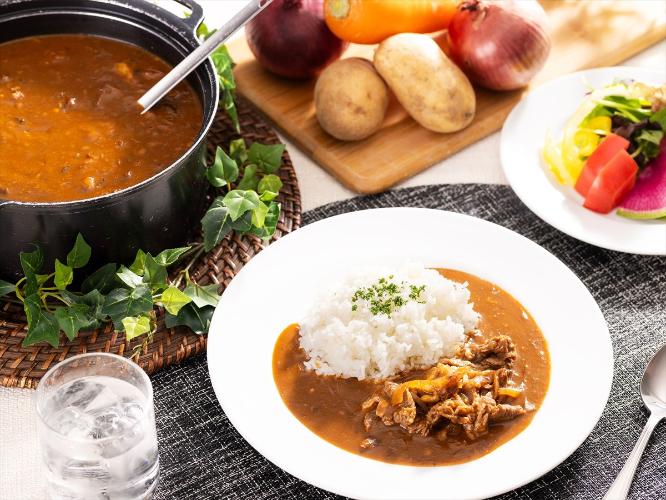 【ご朝食】野菜の甘みとスパイスの加減が絶妙！長時間じっくり丁寧に煮込んだシェフ自慢のカレー。