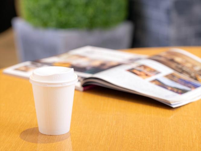 【フリードリンクコーナー】  チェックイン後はコーヒーやソフトドリンクなどご自由にどうぞ♪