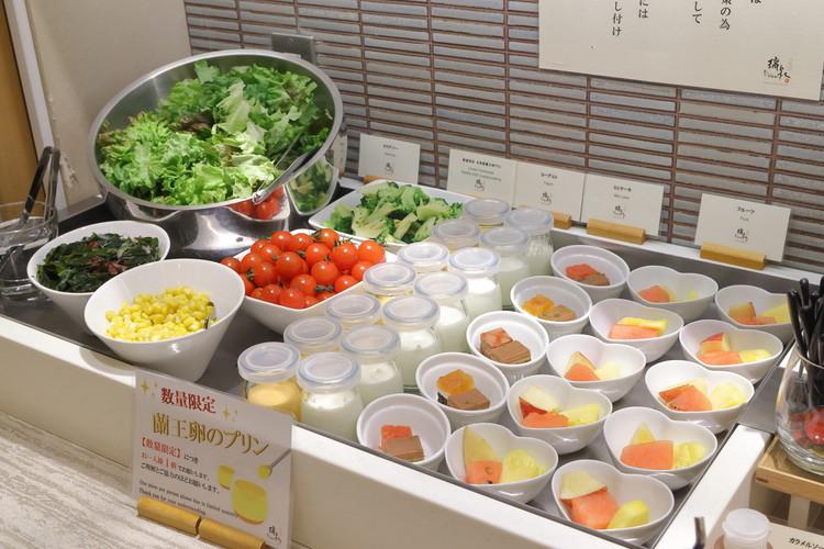 旅先の朝が楽しみになる、目にも鮮やかで、栄養たっぷりの当ホテルの朝食を存分にご堪能ください。