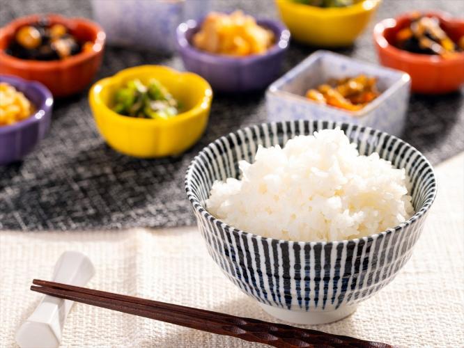 【ご朝食】  ごはんが進む小鉢など、美味しいものを少しずつ食べられるのも嬉しい♪