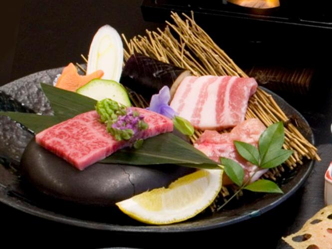 【美食プレート会席】しまね和牛・大山鶏・奥出雲ポークの3陶板