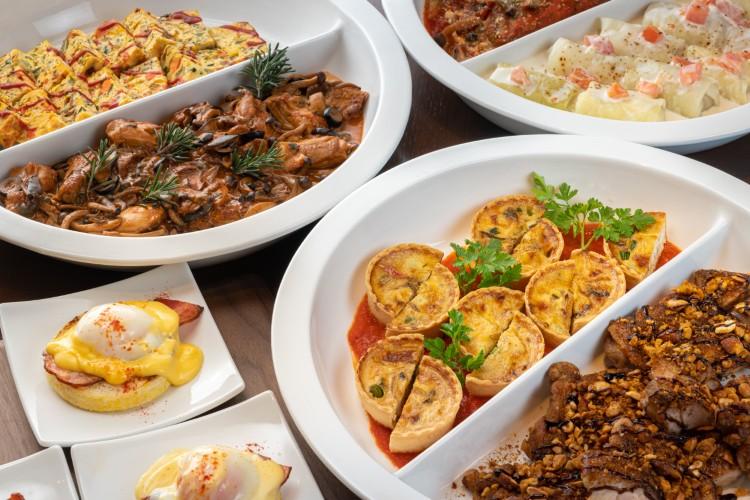 朝食は、九州・福岡の、地域の素材を活かした和洋食ブッフェをご用意しております！