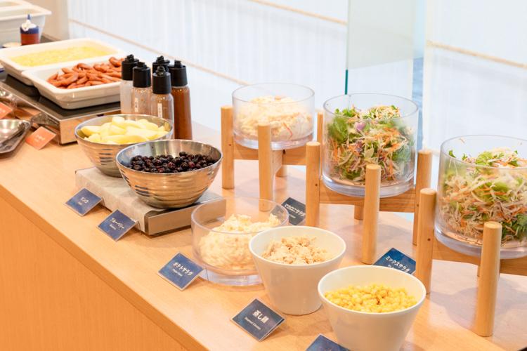 【無料朝食サービス】サラダ提供イメージ