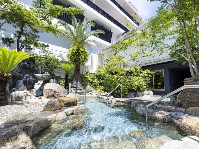 庭園露天風呂 三山の湯（男女入替制）