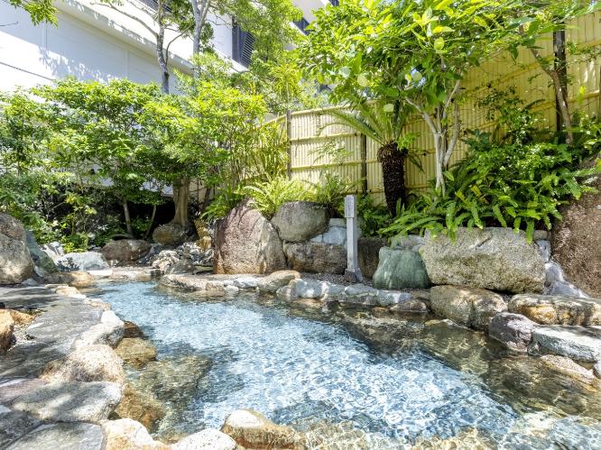 庭園露天風呂 潮騒の湯（男女入替制）