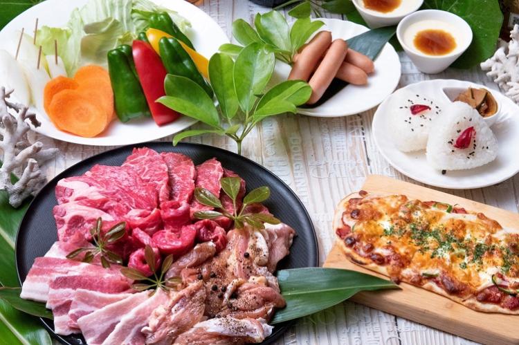 スタンダードコース（２時間飲み放題付き）：お肉（350ｇ）・野菜・おにぎり・自家製ピザ・デザート付