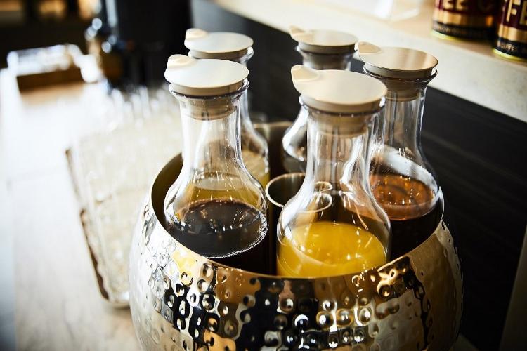 【ラウンジサービス】様々なお飲み物をラウンジでご用意しております