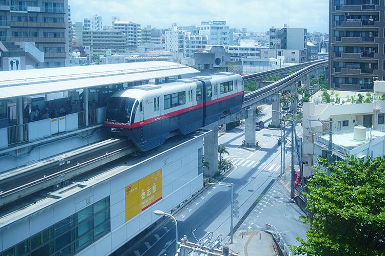 沖縄都市モノレール「ゆいレール_牧志駅」