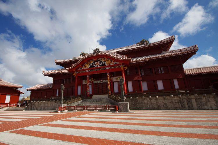 沖縄のシンボル「首里城」復興への思いを込めて