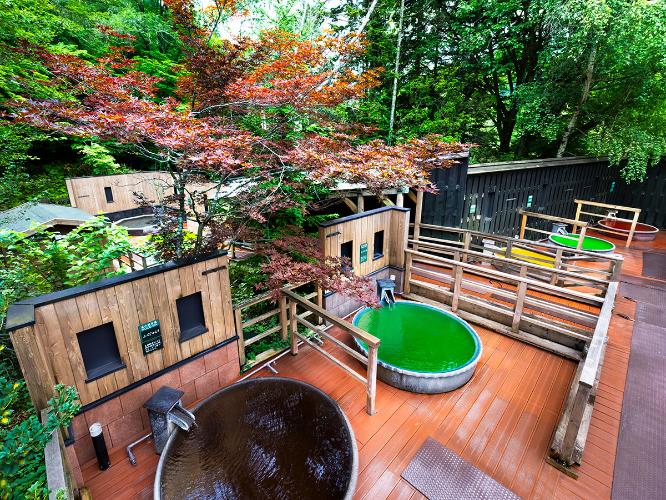 【森の散歩湯WOOD SPA】色づく木々を眺めながら過ごす秋の散歩湯
