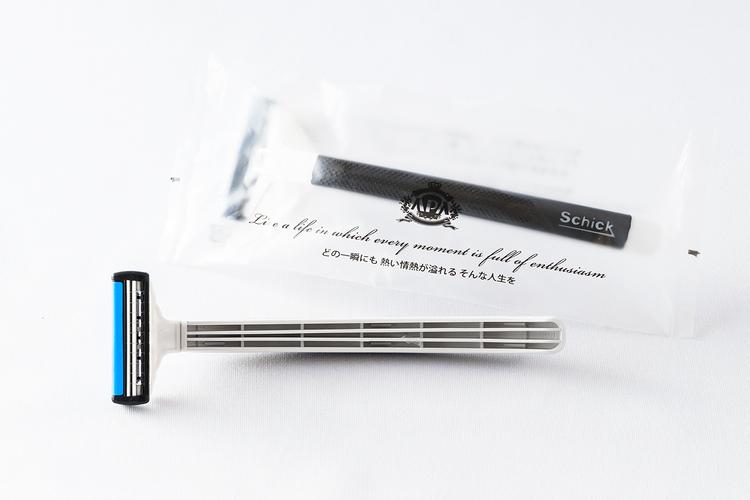 カミソリをご用意(環境に配慮したバイオマスを使用)