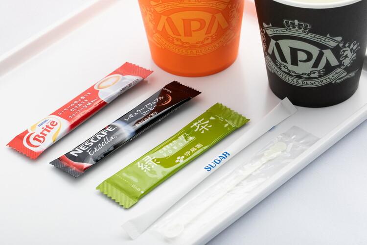 客室には、温かい飲み物が飲めるように緑茶やコーヒーをご用意