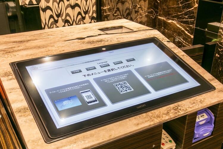 全予約経路に対応した自動チェックイン機は、よりスピーディーに簡単にチェックインが可能