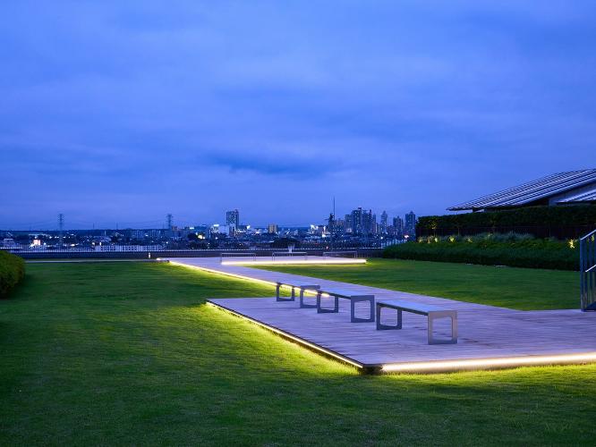 屋上庭園 | このホテルにご宿泊いただくからこそ味わえる、開放感あふれるひと時をお楽しみください。