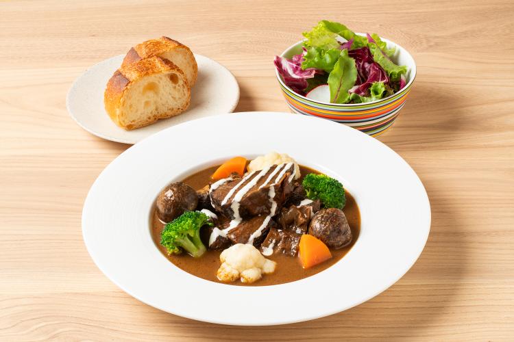 【FIKA CAFE Lagom】ランチメニュー 北海道産ビーフの赤ワイン煮込み