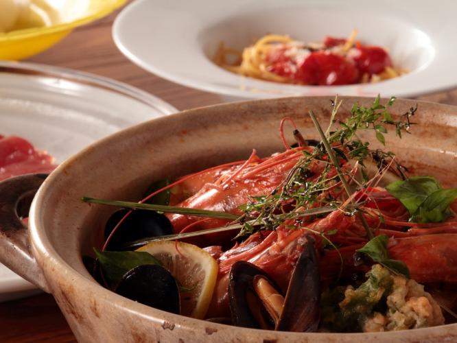 港で揚がる新鮮な魚介や五島牛を中心に使ったやさしい「島のイタリアンコース」をご満喫ください。