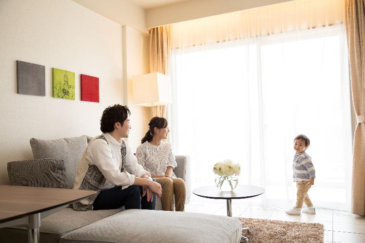 全部屋南向き。大きな窓から陽が差し込み、明るいリビングでおくつろぎいただけます。
