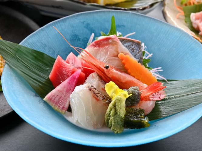 夕食　秋の基本会席（2025年9月15日頃から2025年12月14日頃までの献立例）