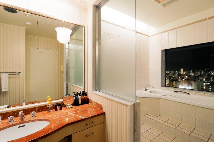 プレミアムスイート（バスルーム一例）