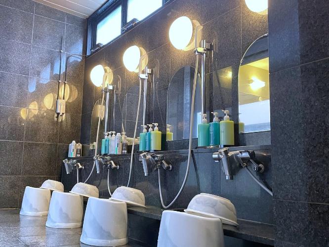 ■ラジウム人工温泉大浴場「旅人の湯」<BR>入浴条件男女別<BR>営業時間15：00〜2：00 / 5：00〜10：00