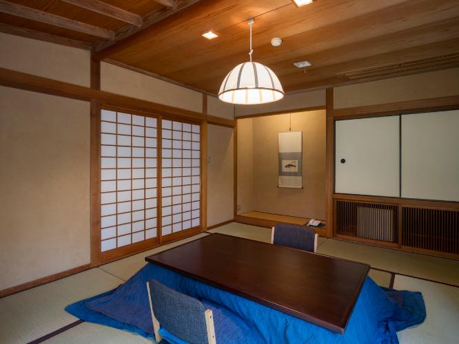 離れ|温泉内湯・中庭テラス付 和洋室「あかね」