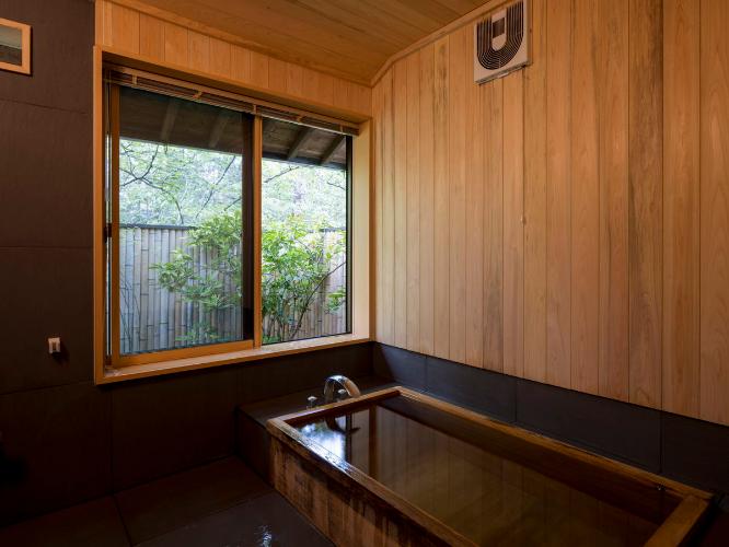 離れ|温泉内湯・中庭テラス付 和洋室「あかね」