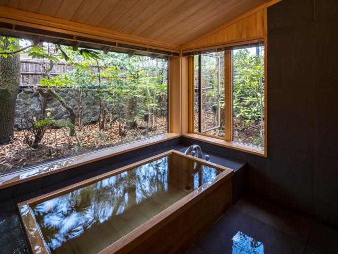 離れ|温泉内湯・中庭テラス付 和洋室「桜」