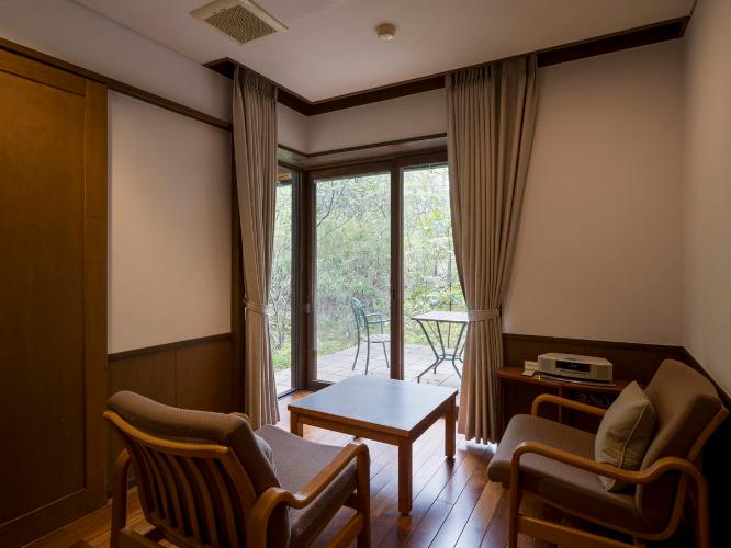 温泉内湯・中庭テラス付 和洋室「柚子」/1F