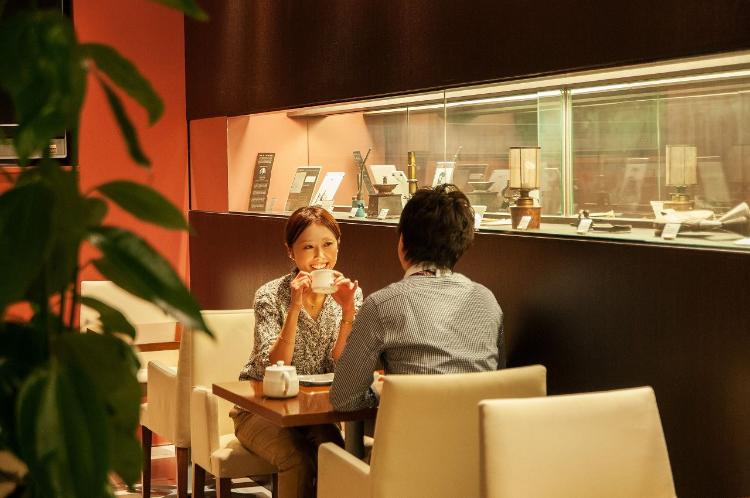 Cafe Miss Jeanie（10:00〜17:00）　のんびりティータイムはいかが。