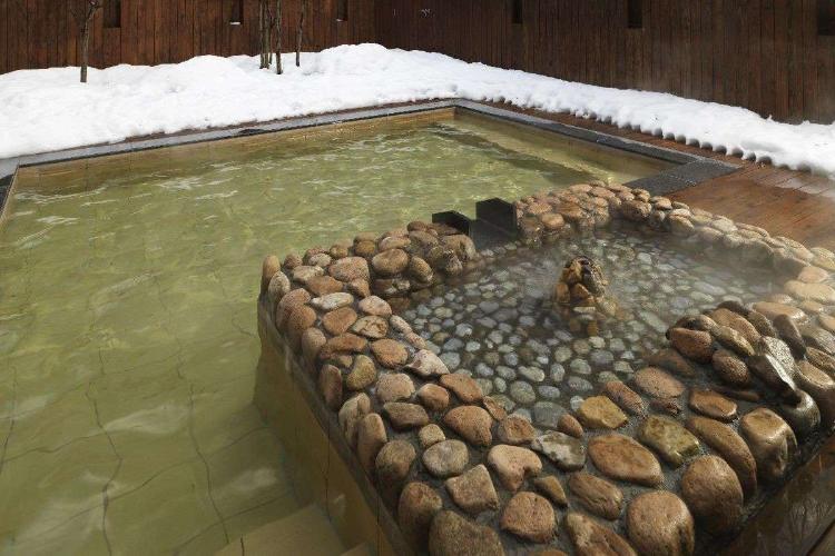 湯処[命泉の湯]（一例）／冬のニセコを満喫しながら、至福の湯浴みをお愉しみください。