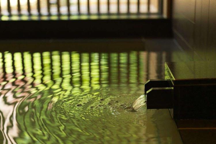 湯処[命泉の湯]（一例）／ニセコの森と湯の香りを満喫しながら、至福の湯浴みをお愉しみください。
