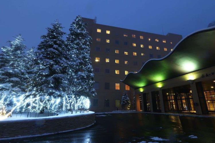 【外観（冬）】「森」がテーマのリゾートスパ。森の物語に溢れた空間で癒しのひと時を（イメージ写真）