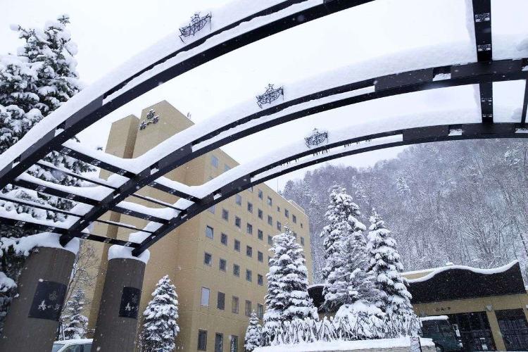 【外観（冬）】自然に囲まれたリゾートで心も体もリフレッシュ（イメージ写真）